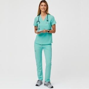 Figs fresh aqua scrub set